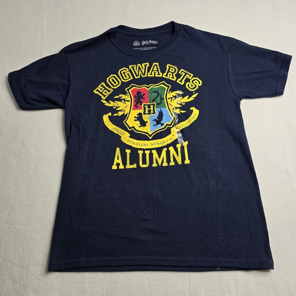 Harry Potter HOGWARTS ALUMNI SHIRT Size‎ Large Navy Blue Yellow School Crest